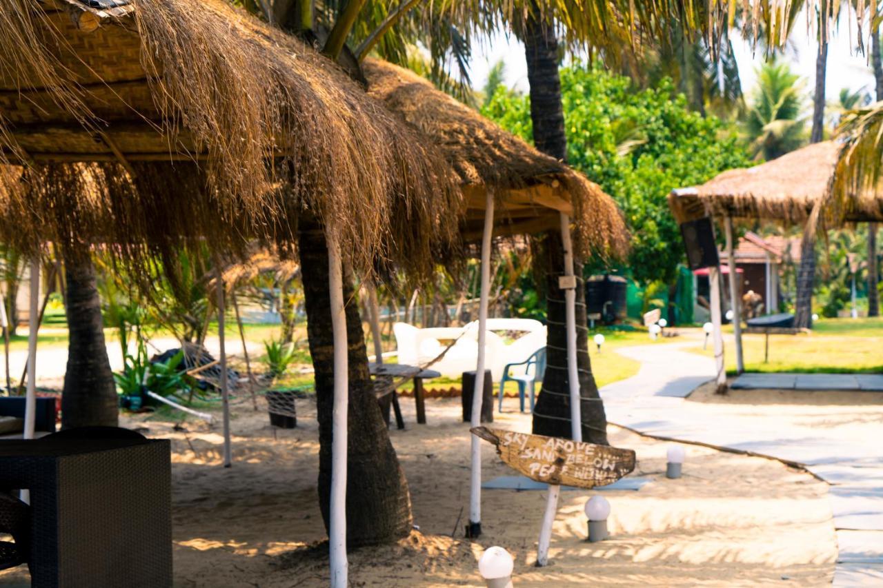 Village Susegat Beach Resort Morjim Eksteriør bilde