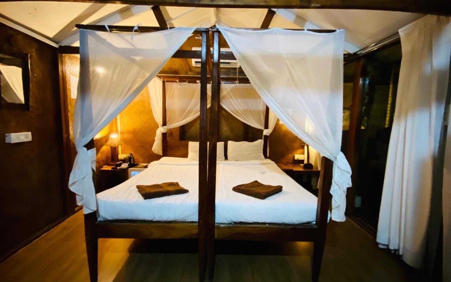 Village Susegat Beach Resort Morjim Eksteriør bilde